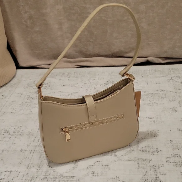 Chic Tan Shoulder Bag - Picture 6 of 15